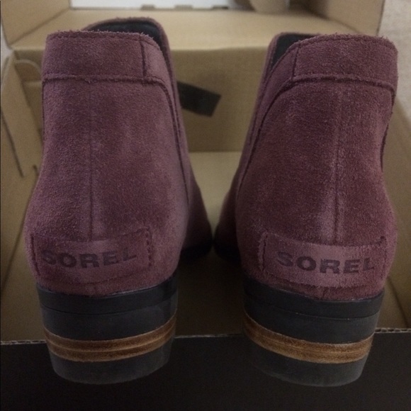 SOLD Sorel Lolla Cut-out Bootie, Light Raisin, 7.5 - Picture 4 of 6